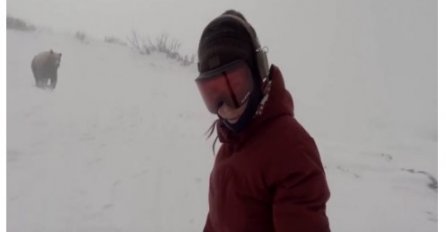 Dok se spuštala niz planinu snimala je mobitelom, ali nije primjetila nešto iza svojih leđa