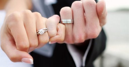 JESTE LI SE NEKADA PITALI: Evo šta znači ako burmu nosite na desnoj, a šta na lijevoj ruci