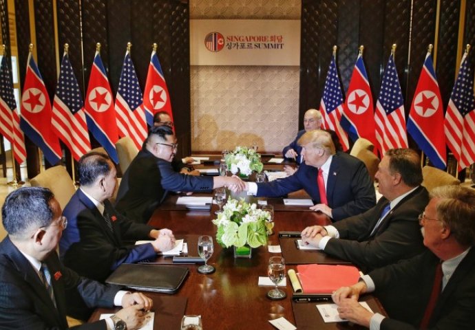 Trump i Kim potpisali 'historijski' dokument