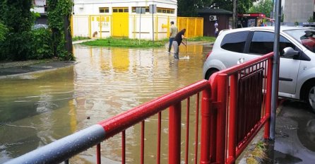 OLUJA ŠIROM HRVATSKE, POTOP U GLAVNOM GRADU: Bolnice, fakultet, ceste pod vodom, PRIZORI SU STRAŠNI (VIDEO) 