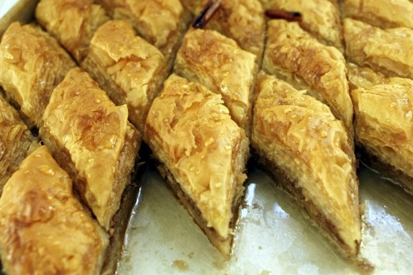 TRADICIONALNA BAKLAVA KOJA ĆE SVE ODUŠEVITI: Ovo Je Recept Za Savršenu ...