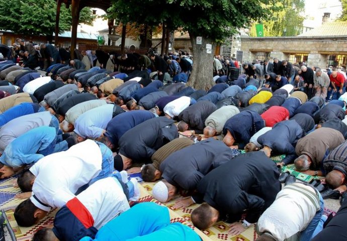 Bajram namaz klanjan širom Bosne i Hercegovine