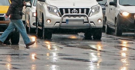 STANJE NA PUTEVIMA: Mjestimično mokar kolovoz na putevima u BiH, uz povećanu opasnost od odrona