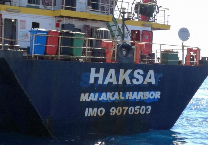 U njega ponovo prodire voda: Zaustavljeno tegljenje turskog broda