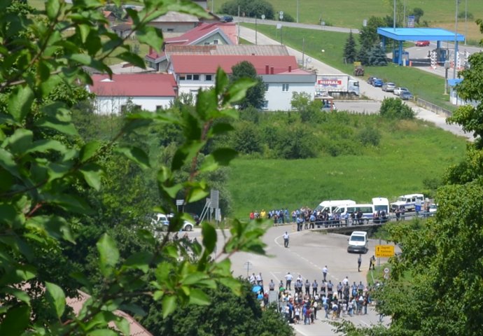 NAPETO NA GRANICI: Migranti iz BiH žele u Hrvatsku