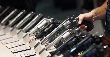 SAD posjeduje 40 posto malokalibarskog oružja u svijetu