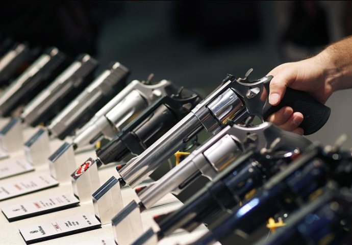 SAD posjeduje 40 posto malokalibarskog oružja u svijetu
