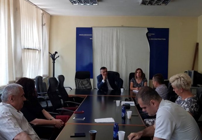 Sastanak u Travniku: Bez potpore vlasti nije isključen kolaps malinarstva