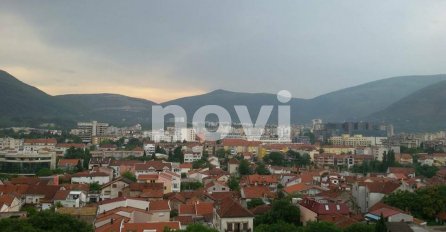 NEVRIJEME U MOSTARU: Obilna kiša poplivala ulice!