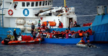 Italija privremeno zaplijenila dva broda sa migrantima