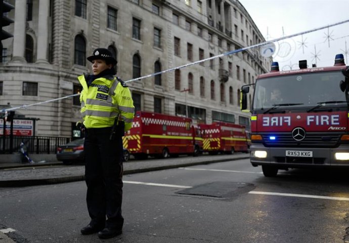 Muškarac prijetio bombom u Londonu