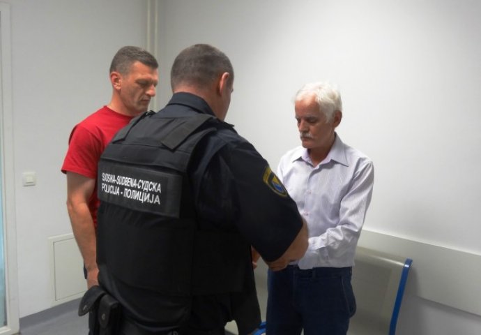 Optuženi za "živu lomaču" u Višegradu Radomir Šušnjar izručen iz Francuske u BiH