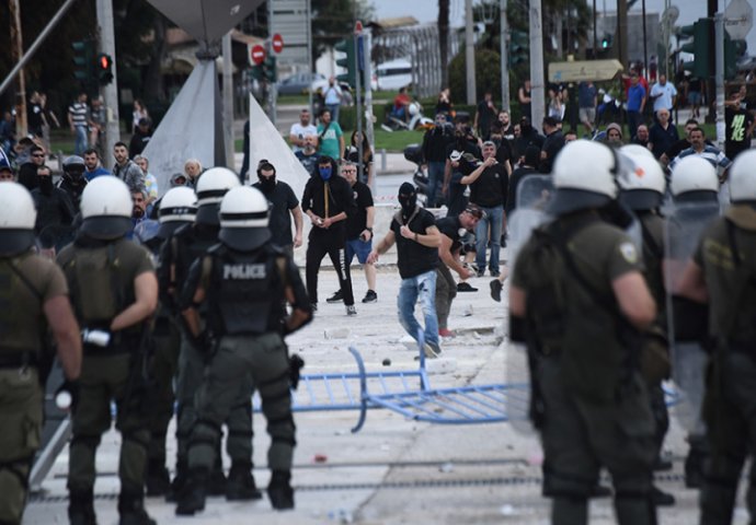 Demonstracije u Solunu, policija upotrijebila suzavac