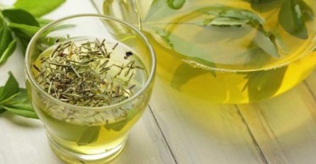 ZELENI ČAJ POMAŽE KOD MRŠANJA, ALI SAMO AKO GA OVAKO PIJETE: 6 pravila koja morate znati