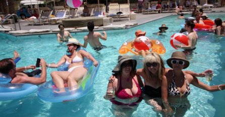 LJETO JE STIGLO, A OVO MORATE ZNATI PRIJE ODLASKA NA BAZENE:  Ne želite da zbog ovoga završite u bolnici