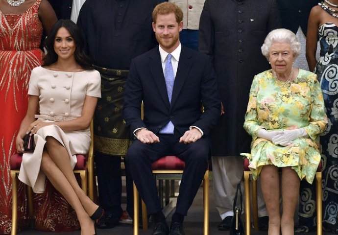 Primjetite li nešto neobično na ovoj slici? Svi pričaju koliko Megan Markl ne poštuje kraljicu! (FOTO)