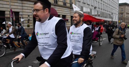  Rabini i imami na biciklima za mir i toleranciju