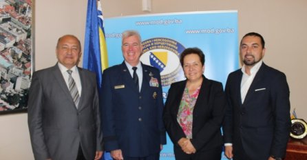 Oproštajna posjeta komandanta Štaba NATO-a u BiH Ministarstvu odbrane