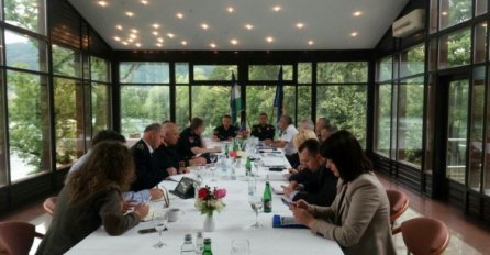 Dragan Lukač: Sigurnosna situacija pod kontrolom, humanitarni aspekt problem