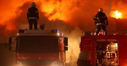 ŠIBENIK: Vatrogasci se bore s tri požara, pomaže im kanader, bura otežava gašenje 