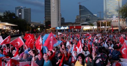 Turska ukida vanredno stanje