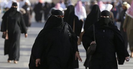 ŽELITE LI UPOZNATI PRVOG MODELA IZ SAUDIJSKE ARABIJE: Ova djevojka mijenja historiju mode!