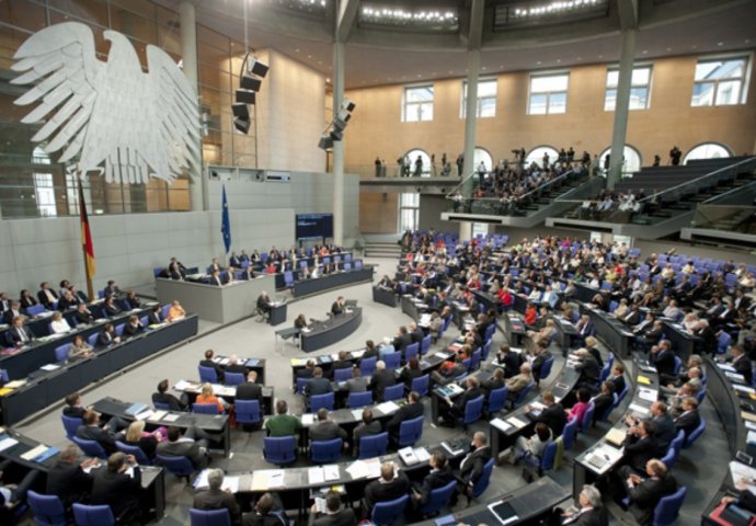 Njemački parlament: Odobren paket pomoći Grčkoj