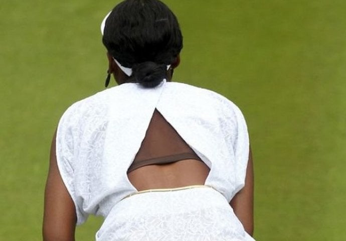 ODIJEVNE KOMBINACIJE RUŠE SVA PRAVILA WIMBLEDONA: Od golišavih stomaka, do mantila...