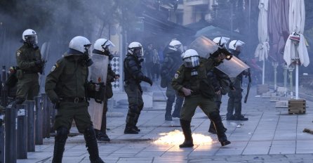 Ne jenjavaju protesti u Atini i Solunu: Došlo do sukoba
