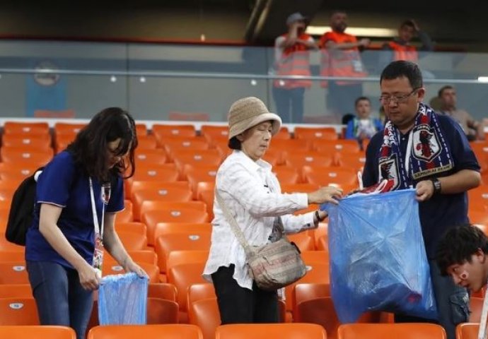 UPRKOS PORAZU OSTALI NA STADIONU I POKUPILI SMEĆE: Fenomenalan gest navijača Japana