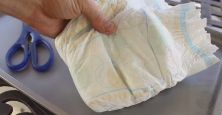 OVA ŽENA JE NA PLAŽI KRAJ GLAVE OSTAVILA PELENU: Kad su vidjeli razlog svi PADALI OD SMIJEHA (FOTO)