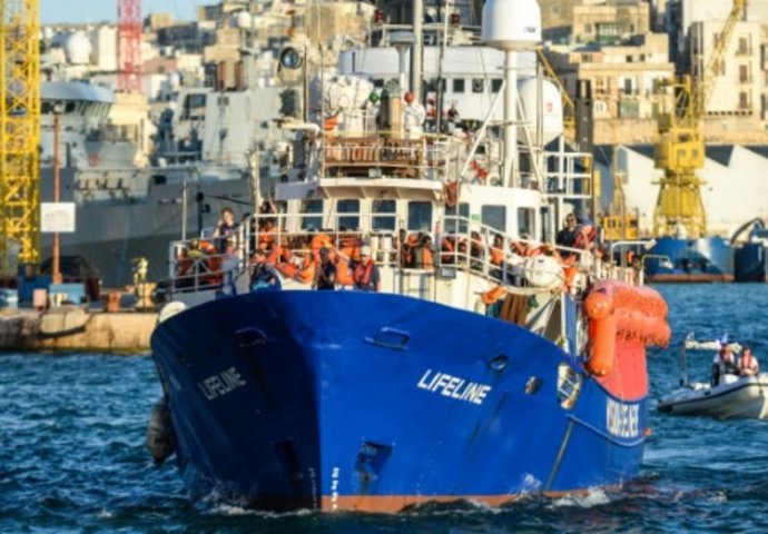 Francuska prima preko sto izbjeglica s humanitarnih brodova