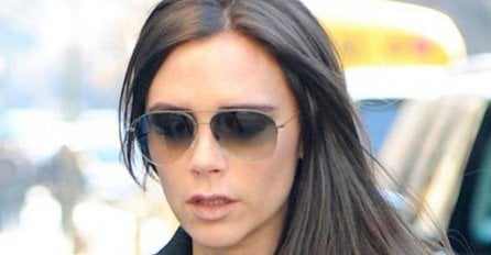 SVI SE PITAJU ZAŠTO SE VICTORIA BECKHAM NIKADA NE SMIJE I UVIJEK NOSI NAOČALE: Ovo je odgovor koji će mnoge iznenaditi 