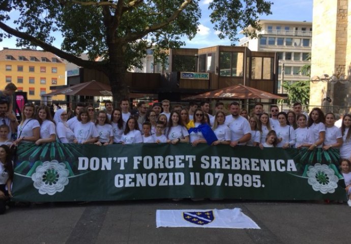 U Dortmundu više od 2.000 ljudi odalo počast žrtvama genocida u Srebrenici