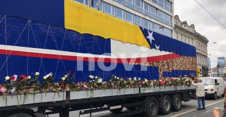 Tužna kolona s posmrtnim ostacima 35 žrtava stigla u Sarajevo