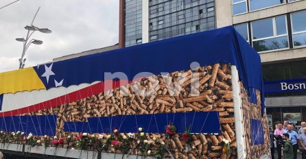 Tabuti s posmrtnim ostacima 35 žrtava genocida stigli u Potočare