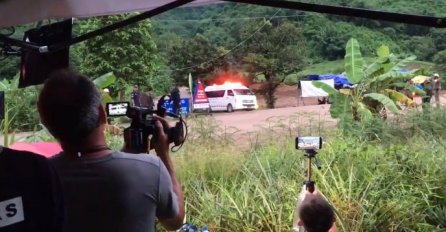 I OSMI DJEČAK IZVUČEN IZ PEĆINE: Zašto su izvučeni ranije nego što se predviđalo?