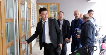 Više stranaka predalo kandidacijske liste do 16.00 sati