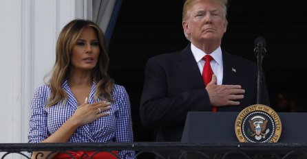 OTKRIVENO NAKON TRI GODINE: Prva dama Melania Trump uvijek pozira OTVORENIH USTA, A SADA JE OTKRIVEN RAZLOG!