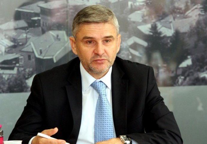 Bukvarević potpisuje ugovore s 50 predstavnika boračkih zadruga
