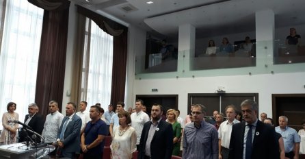 Gradsko vijeće Bihać: Moramo se sjećati ovog dana i rana koje nikad zarasti neće