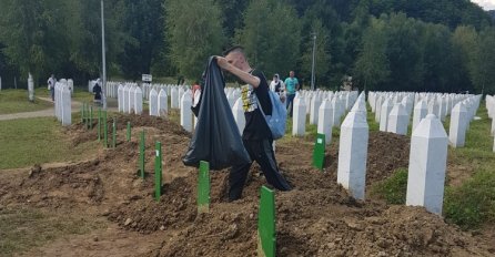 Studenti iz Sarajeva očistili mezarje žrtava genocida