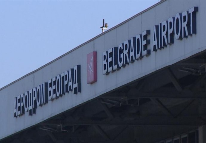 Avion prinudno sletio na beogradski aerodrom