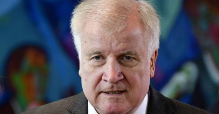 Njemački ministar unutarnjih poslova se rugao na račun izbjeglica: Traži se njegova ostavka