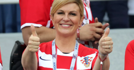 OVO JOŠ NISTE VIDJELI: Evo kako euforična Kolinda pjeva - ZNATE LI OVU PJESMU? (VIDEO)