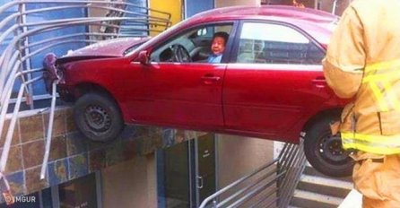 NEKIMA BI TREBALO ODUZETI VOZAČKU: Ovakva PARKIRANJA još niste vidjeli, posljednje je posebno! (FOTO)