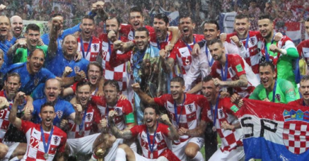  Hrvatska nogometna reprezentacija stiže avionom: Evo šta piše na njemu, iznenađenje za sve