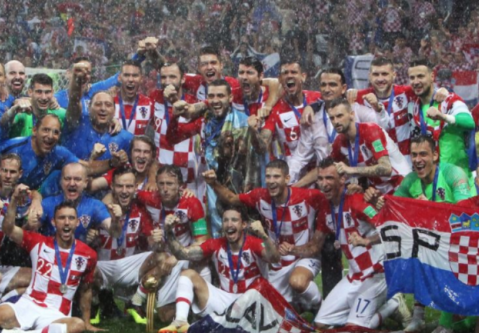  Hrvatska nogometna reprezentacija stiže avionom: Evo šta piše na njemu, iznenađenje za sve