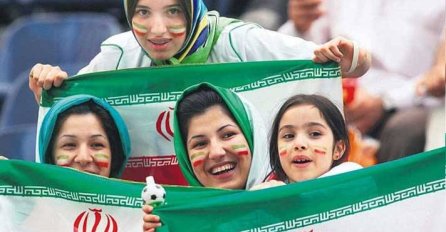 Zabrana stupila na snagu 1979: Iranski predsjednik dopustio ženama da prate fudbal na stadionima