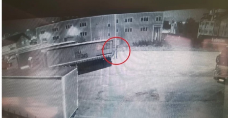 U Carinskoj ispostavi u Sarajevu otkrivena dvojica migranata u kamionu